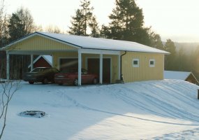 Garasje med carport