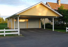 Dobbelgarasje med carport