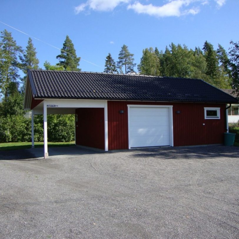 Garasje med carport